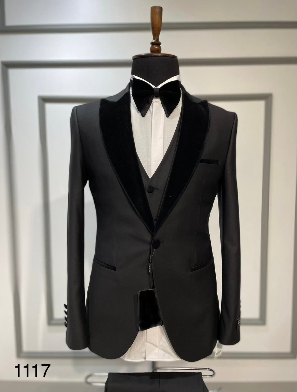 Tuxedo With Velvet