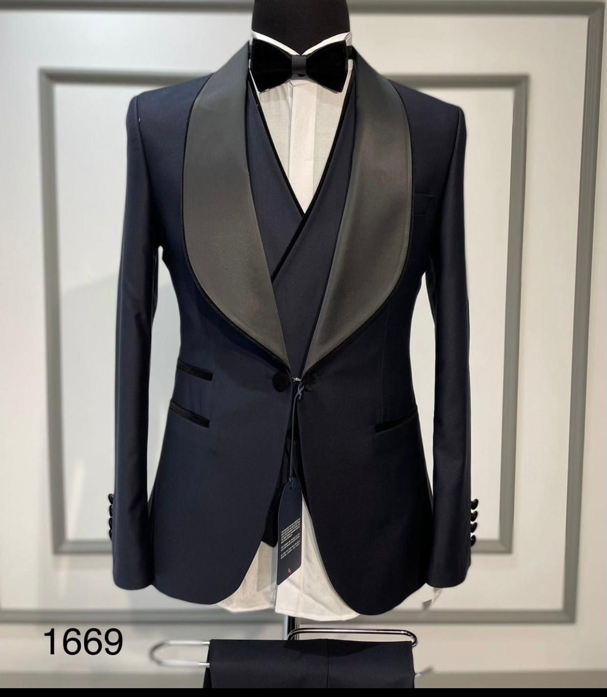 Tuxedo Three Piece 3-Piece Slim Fit Cut Set